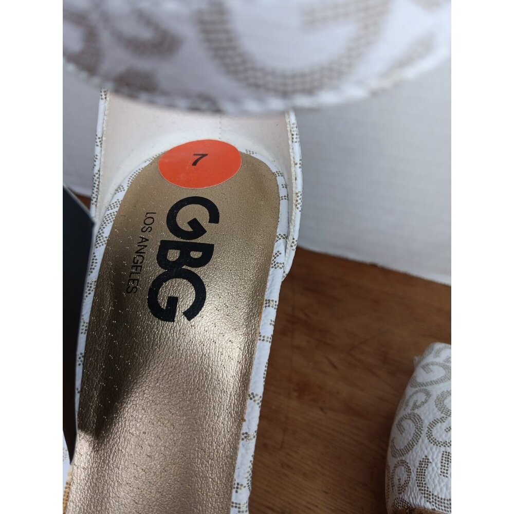 GBG Guess Los Angeles Tesin Wedge Heel Sandal Womens 7 Logo High 4.5" NEW - Picture 8 of 8